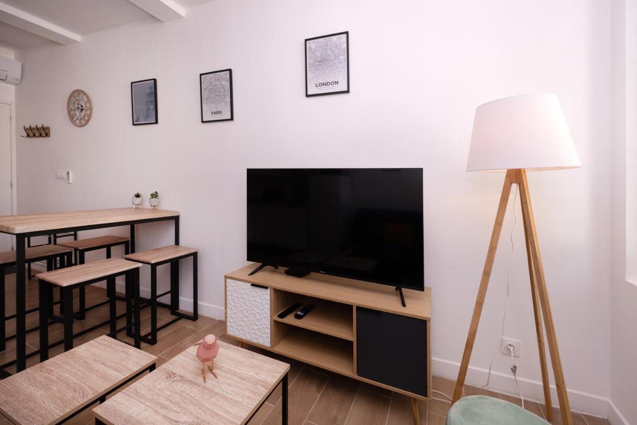 Le Nostradamus - Magnifique Appartement Cours Principal Plein Centre Avec Parking Salon-de-Provence Kültér fotó