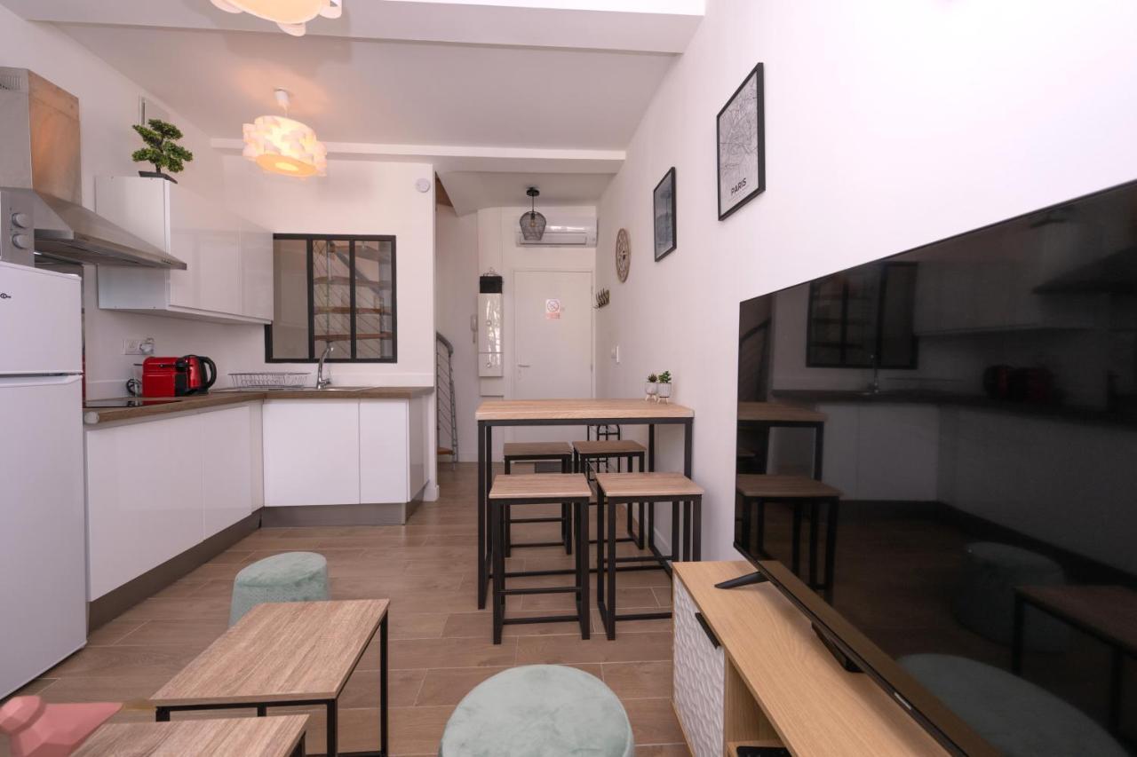 Le Nostradamus - Magnifique Appartement Cours Principal Plein Centre Avec Parking Salon-de-Provence Kültér fotó