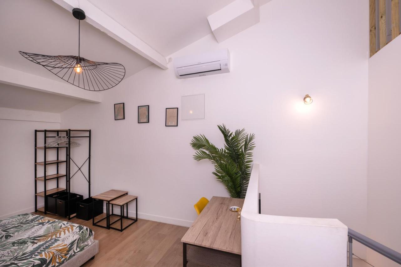 Le Nostradamus - Magnifique Appartement Cours Principal Plein Centre Avec Parking Salon-de-Provence Kültér fotó