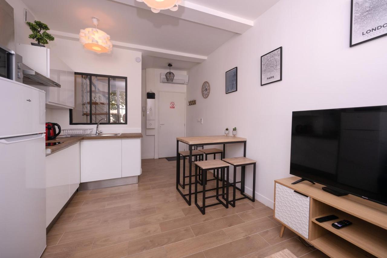 Le Nostradamus - Magnifique Appartement Cours Principal Plein Centre Avec Parking Salon-de-Provence Kültér fotó