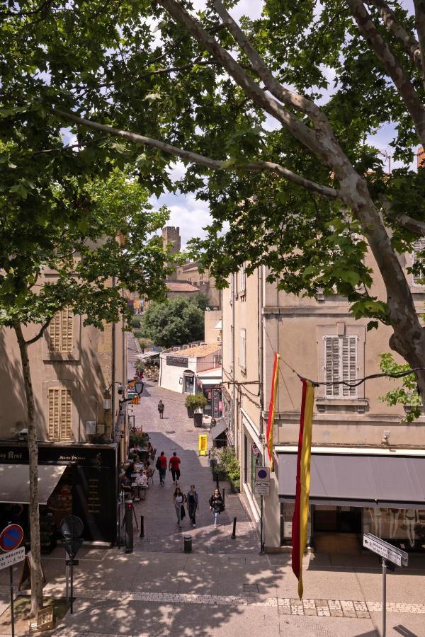 Le Nostradamus - Magnifique Appartement Cours Principal Plein Centre Avec Parking Salon-de-Provence Kültér fotó