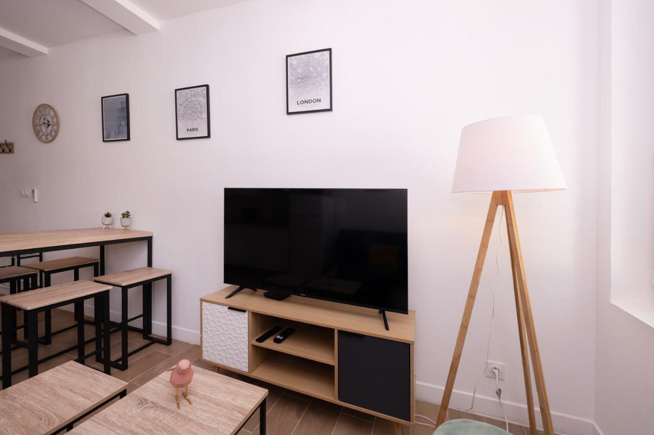 Le Nostradamus - Magnifique Appartement Cours Principal Plein Centre Avec Parking Salon-de-Provence Kültér fotó