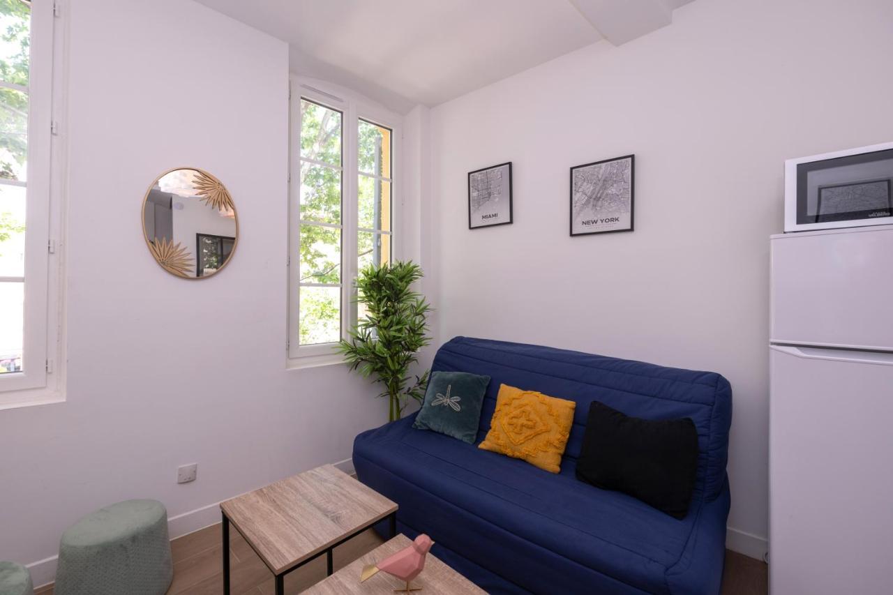 Le Nostradamus - Magnifique Appartement Cours Principal Plein Centre Avec Parking Salon-de-Provence Kültér fotó