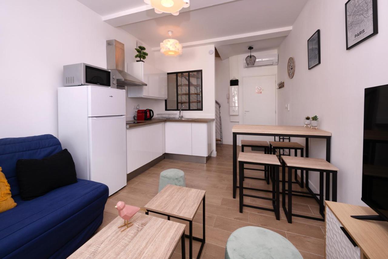 Le Nostradamus - Magnifique Appartement Cours Principal Plein Centre Avec Parking Salon-de-Provence Kültér fotó